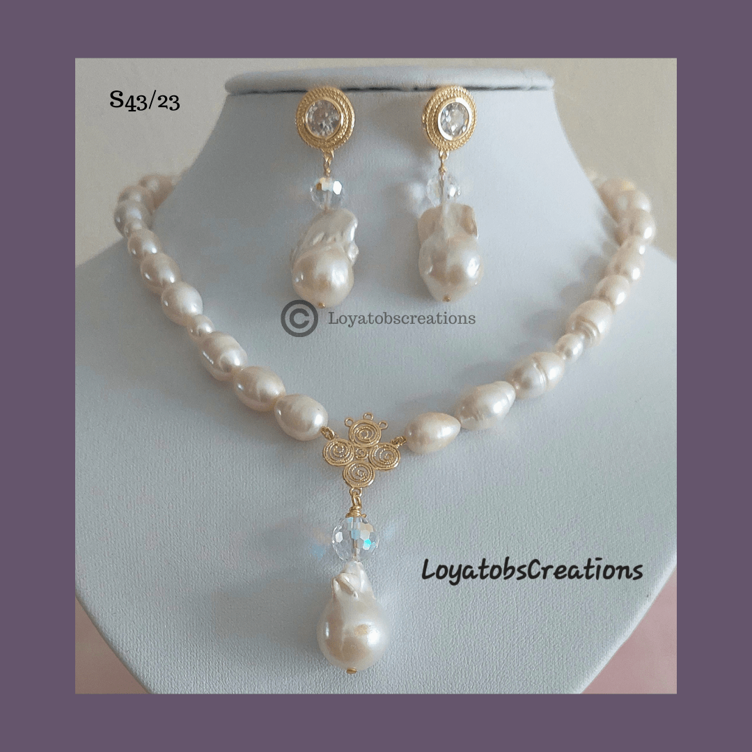 Amaryllis Necklace and Earring Set