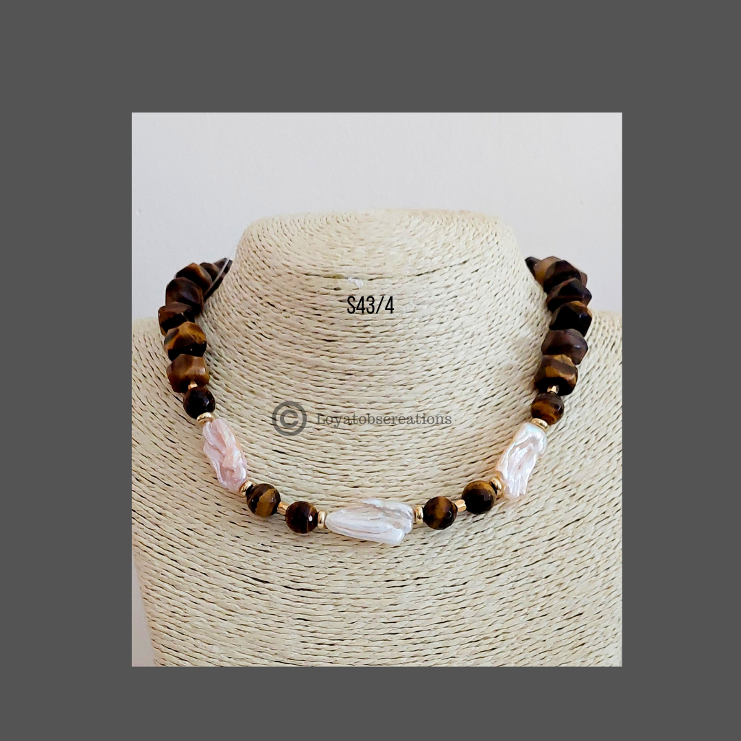 Grand Cru Lily Necklace and Earring Set